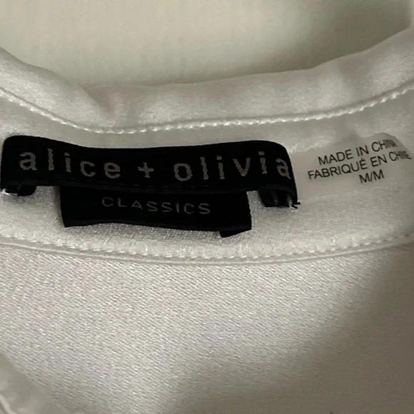 Alice and Olivia Edythn Short Sleeve Collared Silky Button Down Blouse Shirt Top - Picture 4 of 7